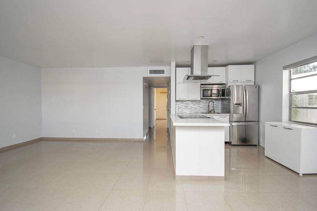 For Sale: $140,000 (2 beds, 2 baths, 910 Square Feet)