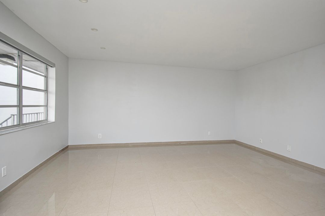 For Sale: $140,000 (2 beds, 2 baths, 910 Square Feet)