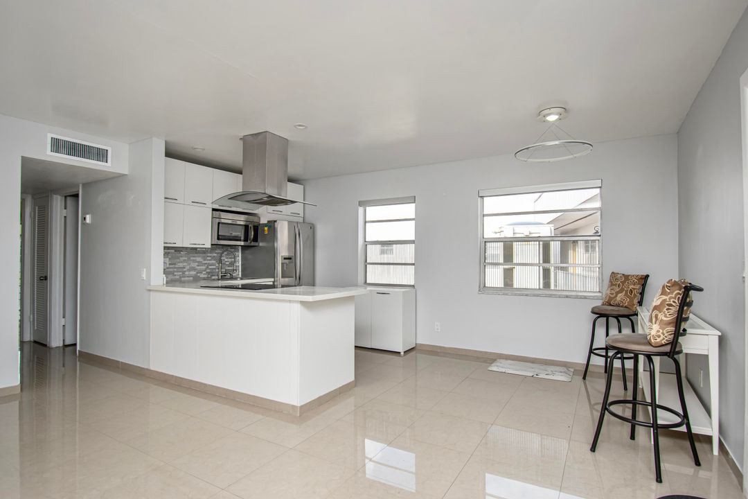 For Sale: $140,000 (2 beds, 2 baths, 910 Square Feet)