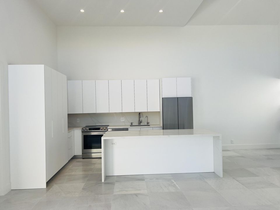 En Venta: $748,000 (3 camas, 2 baños, 2270 Pies cuadrados)