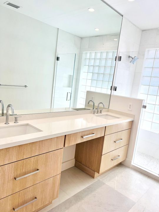 En Venta: $748,000 (3 camas, 2 baños, 2270 Pies cuadrados)