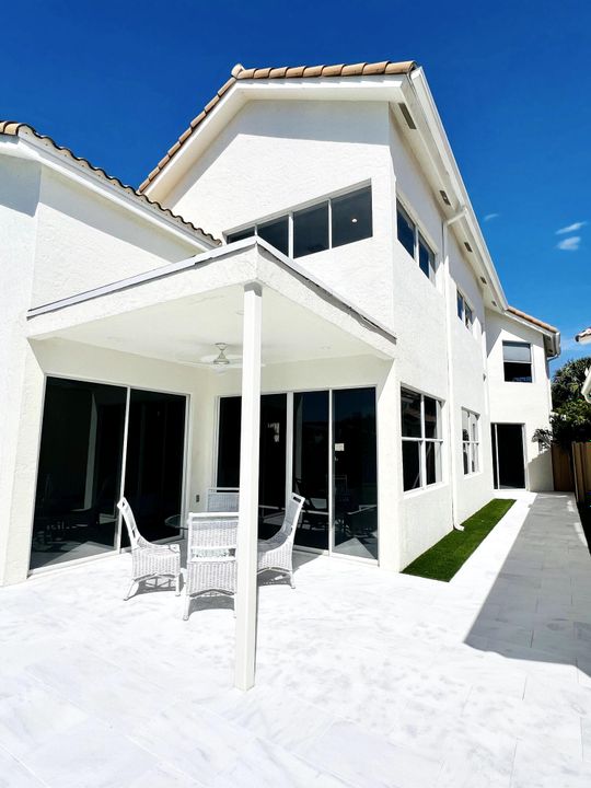 En Venta: $748,000 (3 camas, 2 baños, 2270 Pies cuadrados)