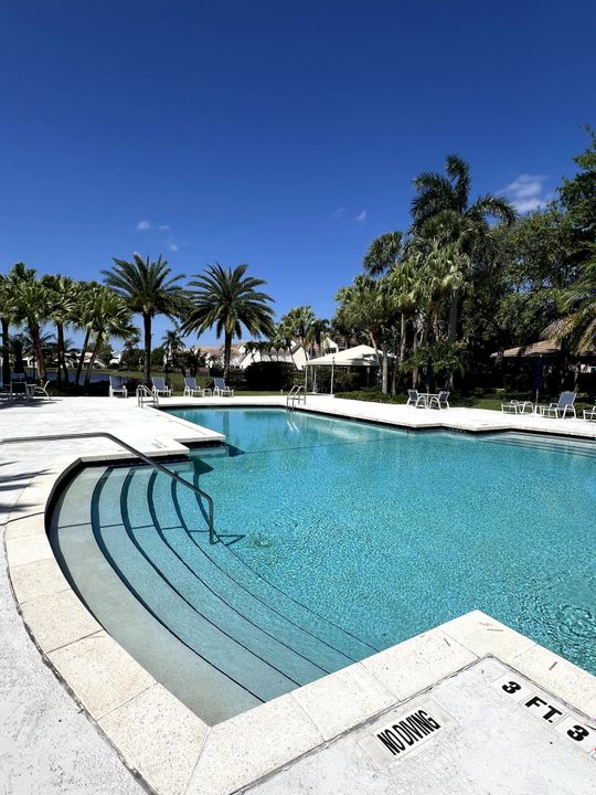 En Venta: $748,000 (3 camas, 2 baños, 2270 Pies cuadrados)