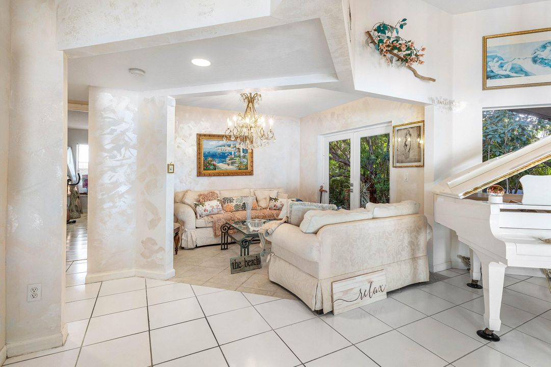 En Venta: $2,300,000 (3 camas, 3 baños, 2694 Pies cuadrados)