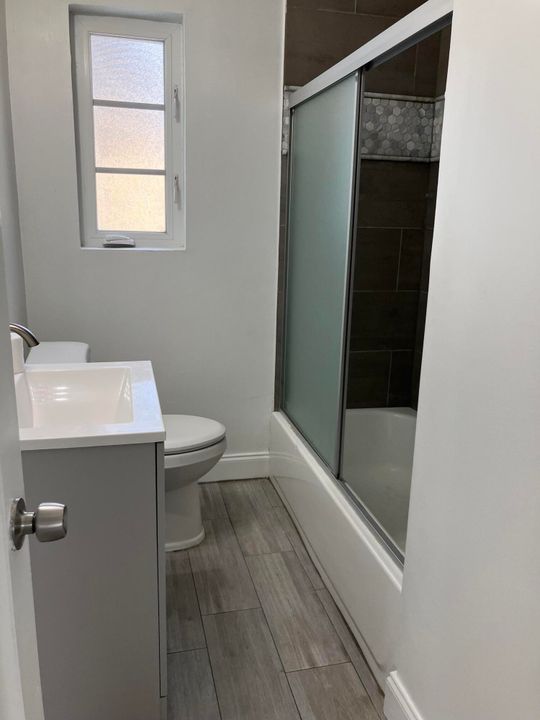 For Rent: $3,000 (3 beds, 2 baths, 1110 Square Feet)