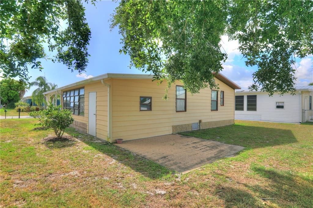 For Sale: $169,000 (2 beds, 2 baths, 1110 Square Feet)