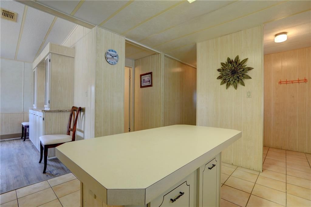 For Sale: $169,000 (2 beds, 2 baths, 1110 Square Feet)