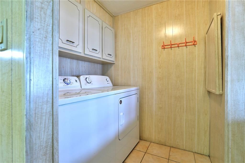 For Sale: $169,000 (2 beds, 2 baths, 1110 Square Feet)
