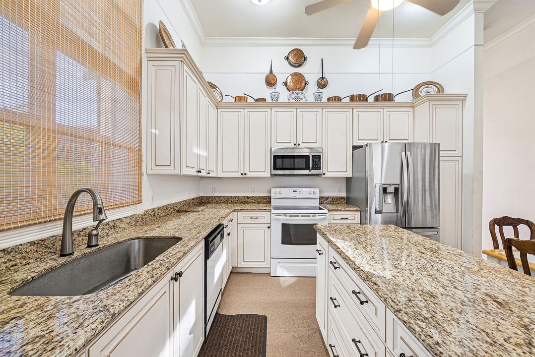 На продажу: $775,000 (3 спален, 2 ванн, 1965 Квадратных фут)