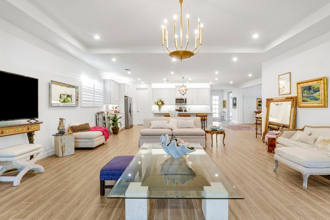 For Sale: $449,000 (2 beds, 2 baths, 2354 Square Feet)