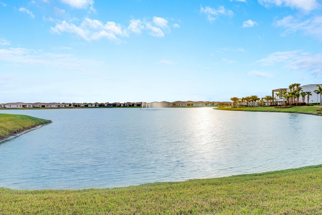 For Sale: $449,000 (2 beds, 2 baths, 2354 Square Feet)