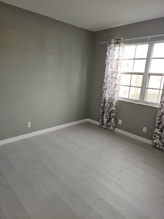 For Sale: $169,900 (2 beds, 2 baths, 782 Square Feet)