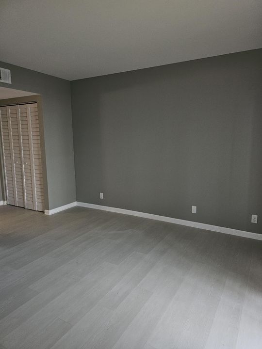 For Sale: $169,900 (2 beds, 2 baths, 782 Square Feet)