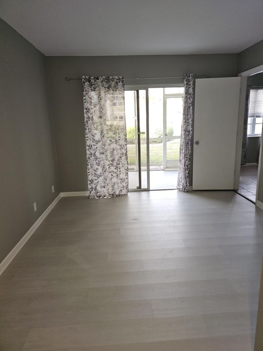 For Sale: $169,900 (2 beds, 2 baths, 782 Square Feet)