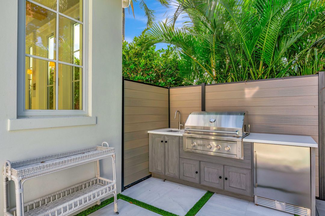 En Venta: $4,495,000 (4 camas, 4 baños, 3800 Pies cuadrados)