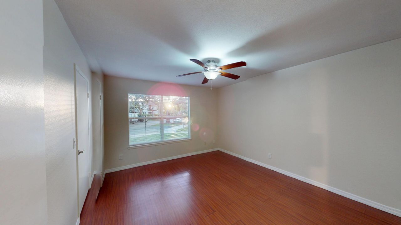 En Renta: $2,150 (2 camas, 2 baños, 946 Pies cuadrados)