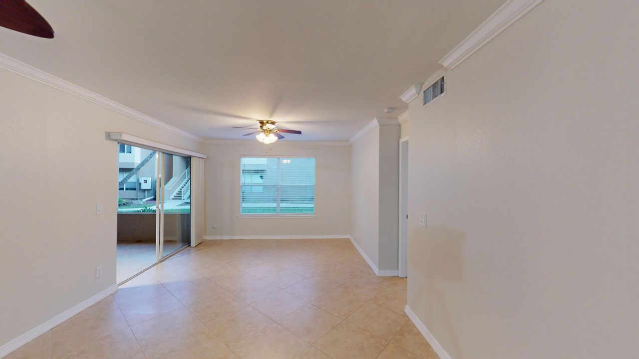 En Renta: $2,150 (2 camas, 2 baños, 946 Pies cuadrados)