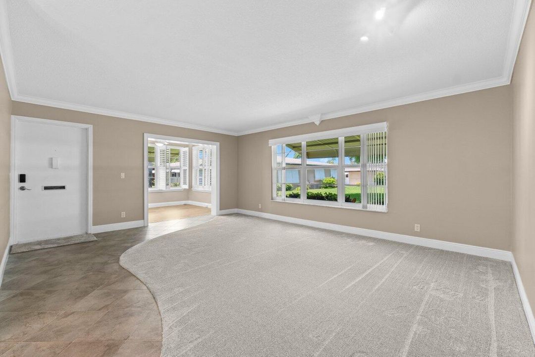 待售: $245,000 (2 贝兹, 2 浴室, 1175 平方英尺)