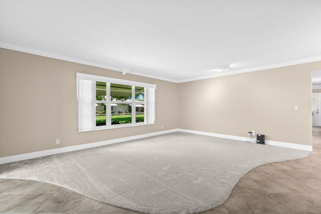 待售: $245,000 (2 贝兹, 2 浴室, 1175 平方英尺)