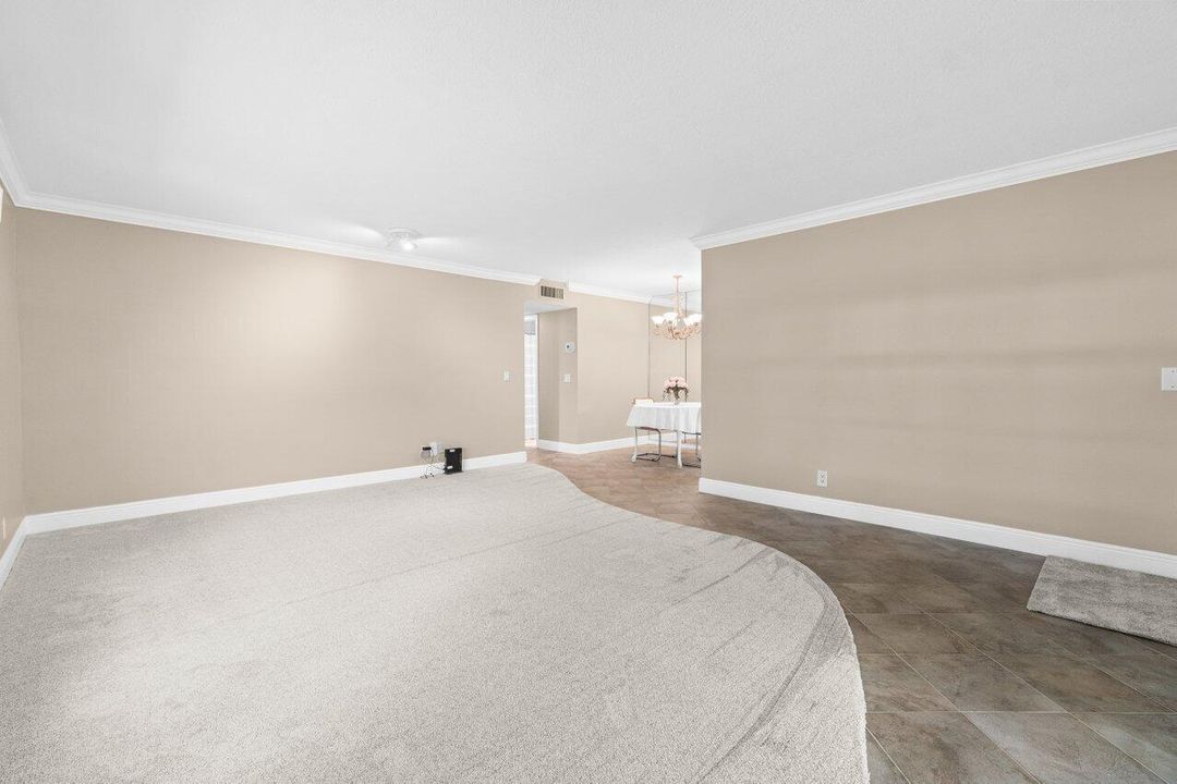 待售: $245,000 (2 贝兹, 2 浴室, 1175 平方英尺)