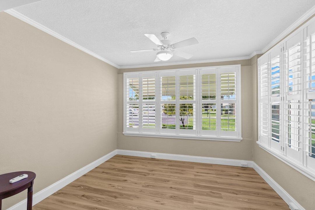 待售: $245,000 (2 贝兹, 2 浴室, 1175 平方英尺)