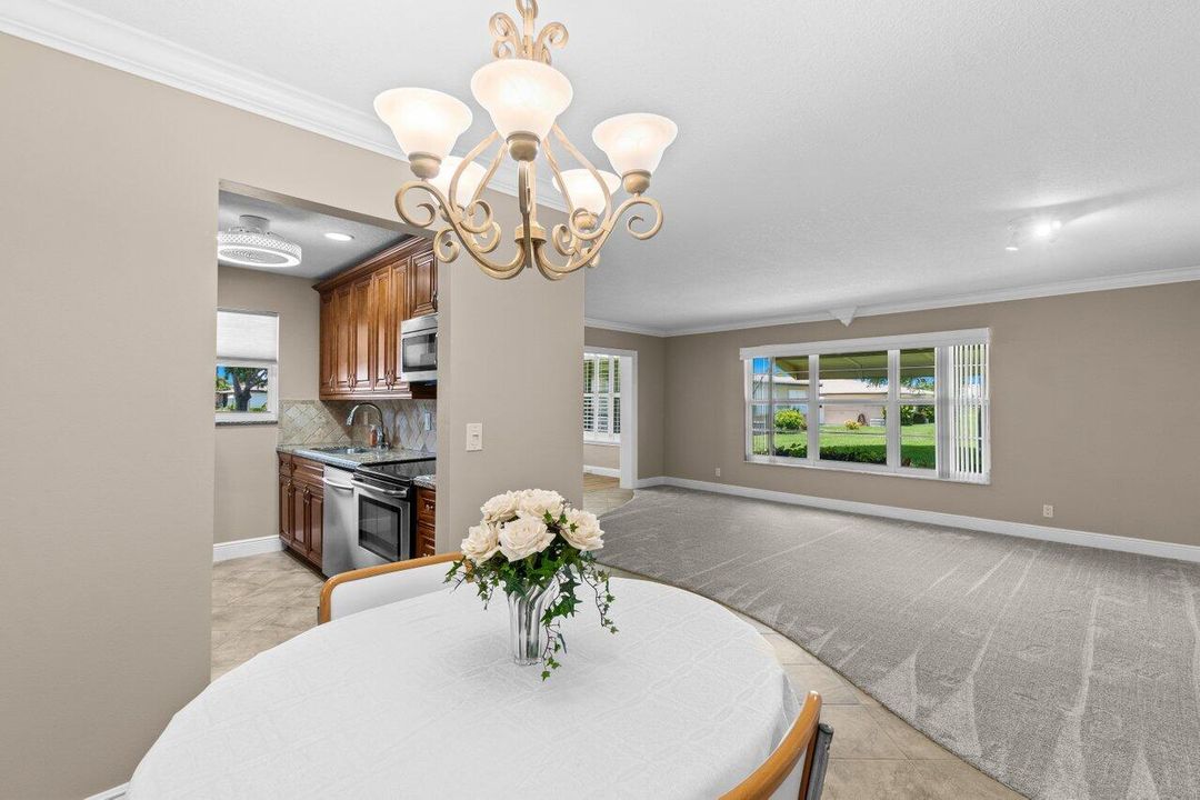 待售: $245,000 (2 贝兹, 2 浴室, 1175 平方英尺)