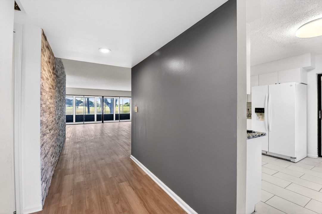 For Sale: $210,000 (2 beds, 2 baths, 1424 Square Feet)