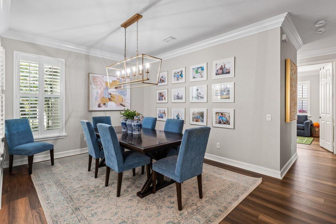 For Sale: $925,000 (6 beds, 4 baths, 3587 Square Feet)