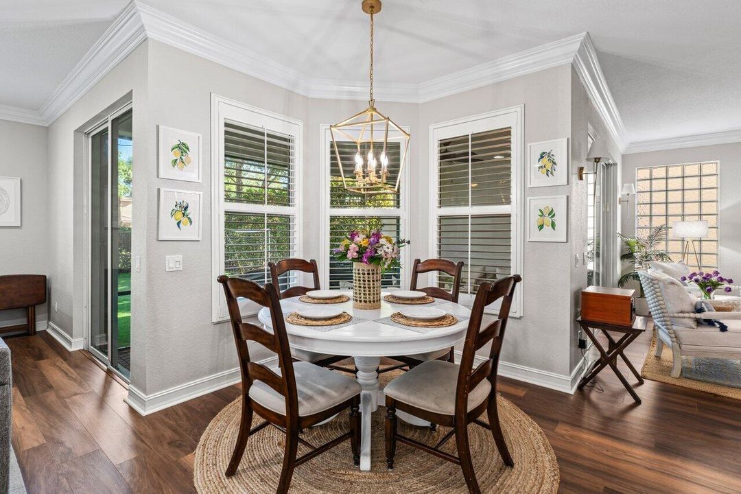 For Sale: $925,000 (6 beds, 4 baths, 3587 Square Feet)