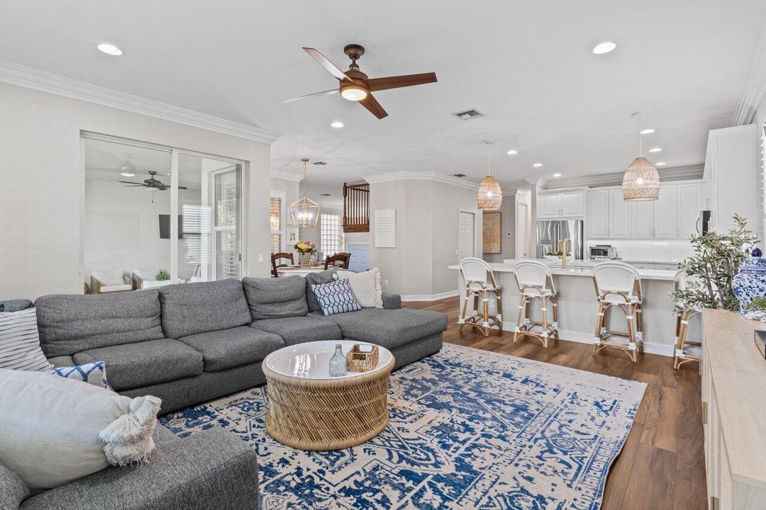 For Sale: $925,000 (6 beds, 4 baths, 3587 Square Feet)