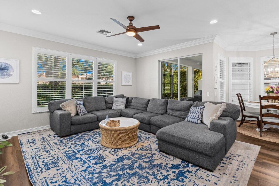 For Sale: $925,000 (6 beds, 4 baths, 3587 Square Feet)