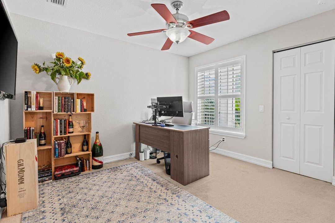 For Sale: $925,000 (6 beds, 4 baths, 3587 Square Feet)