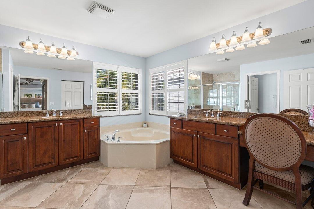 For Sale: $925,000 (6 beds, 4 baths, 3587 Square Feet)