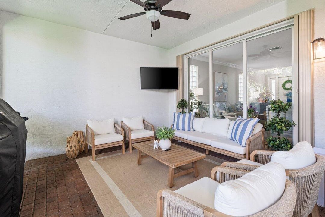 For Sale: $925,000 (6 beds, 4 baths, 3587 Square Feet)