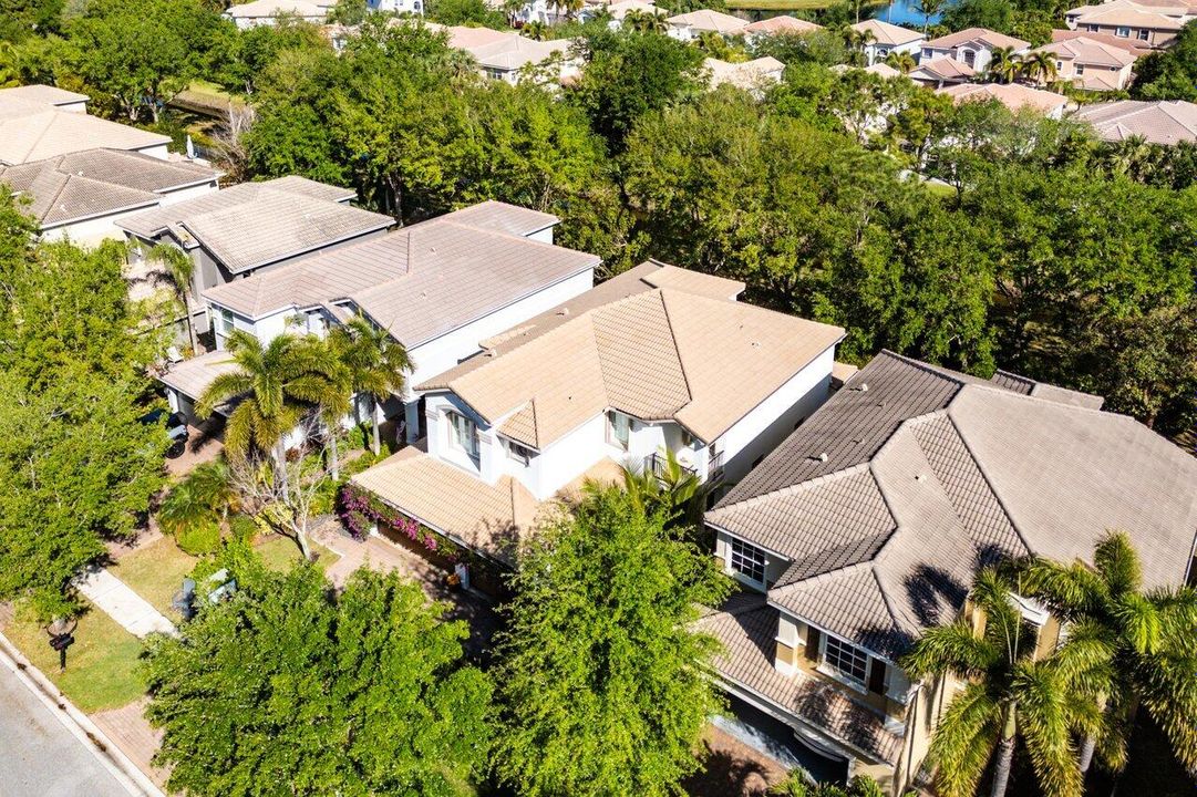 For Sale: $925,000 (6 beds, 4 baths, 3587 Square Feet)