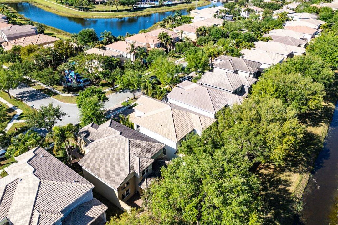 For Sale: $925,000 (6 beds, 4 baths, 3587 Square Feet)