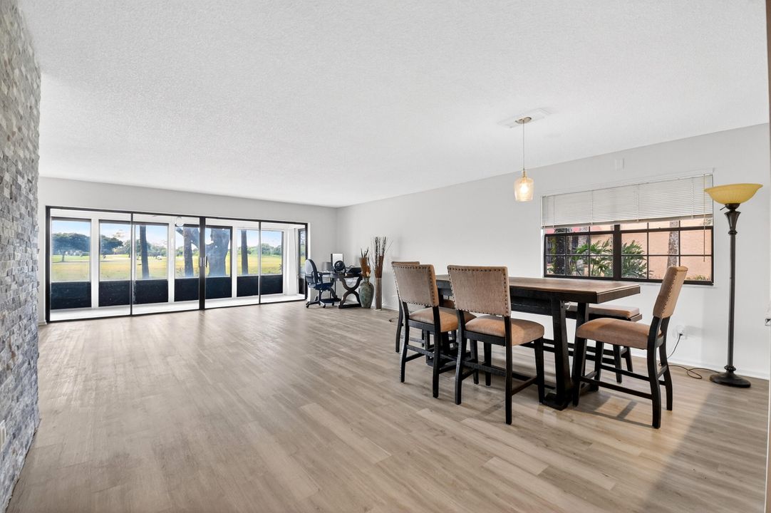 For Sale: $210,000 (2 beds, 2 baths, 1424 Square Feet)