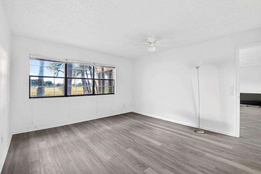 For Sale: $210,000 (2 beds, 2 baths, 1424 Square Feet)