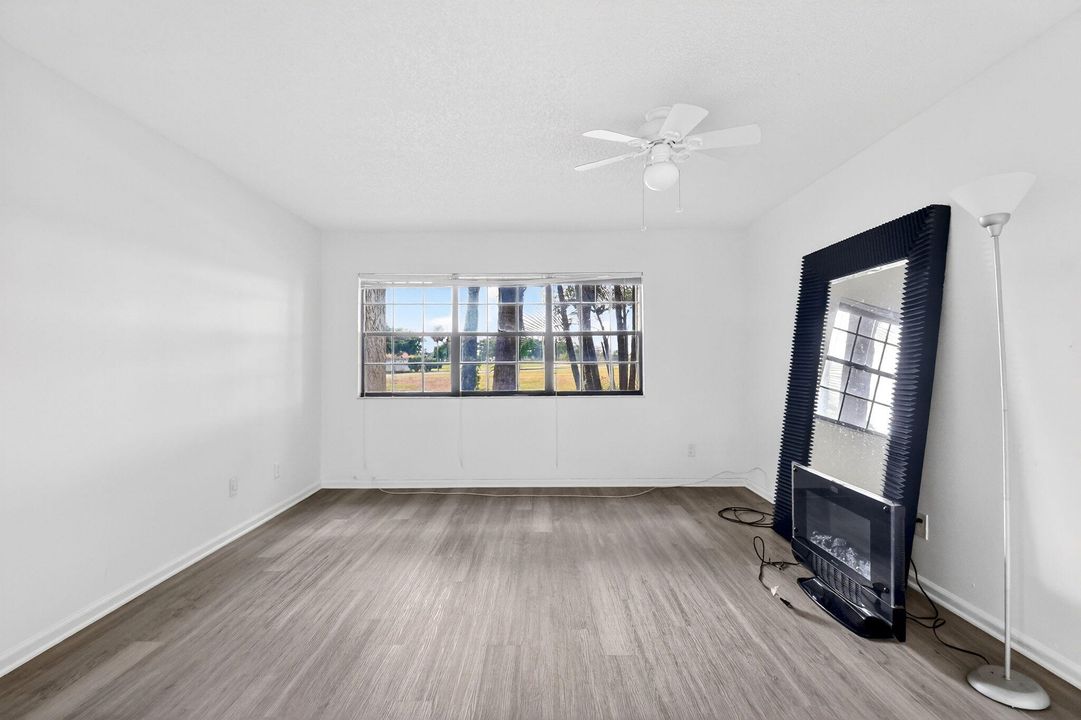 For Sale: $210,000 (2 beds, 2 baths, 1424 Square Feet)