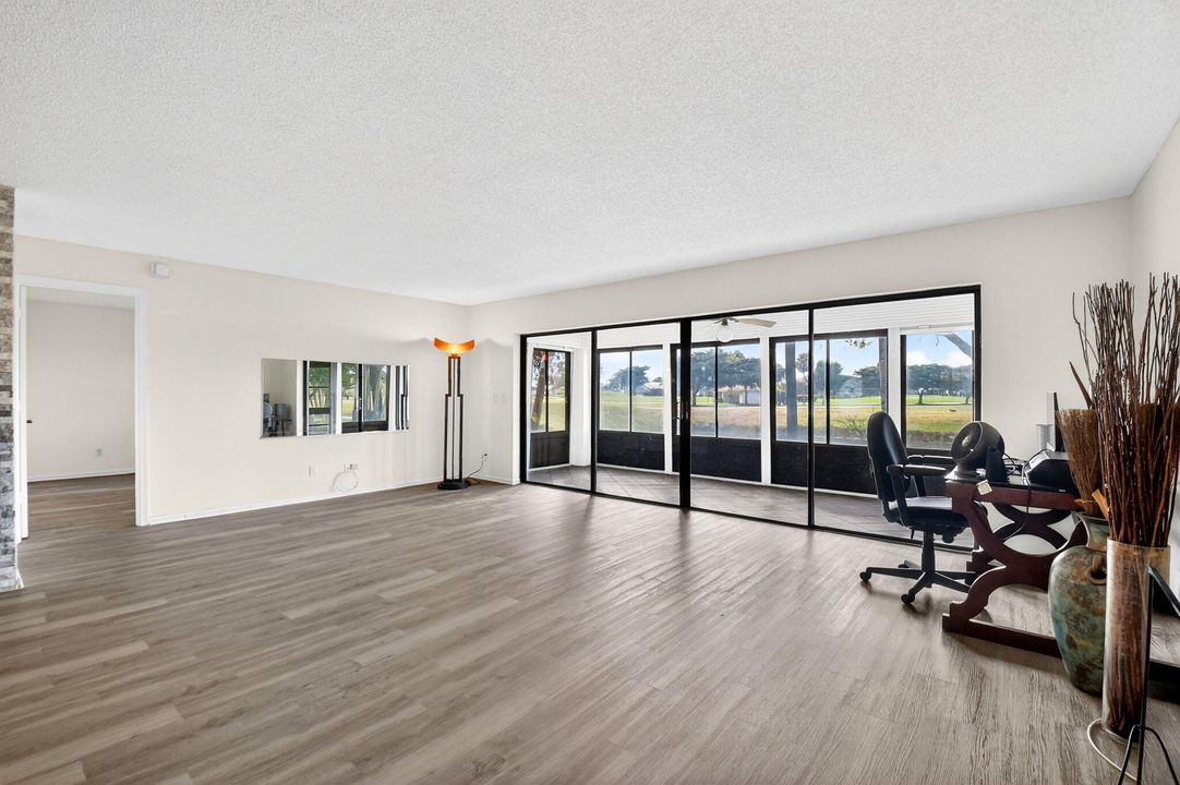 For Sale: $210,000 (2 beds, 2 baths, 1424 Square Feet)