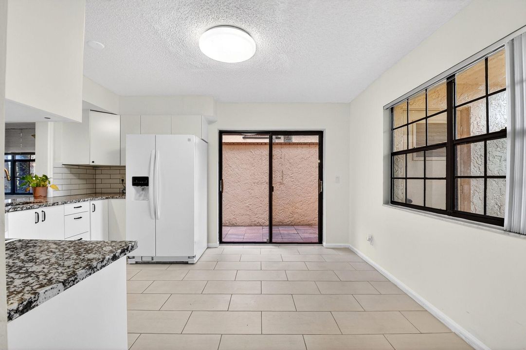 For Sale: $210,000 (2 beds, 2 baths, 1424 Square Feet)