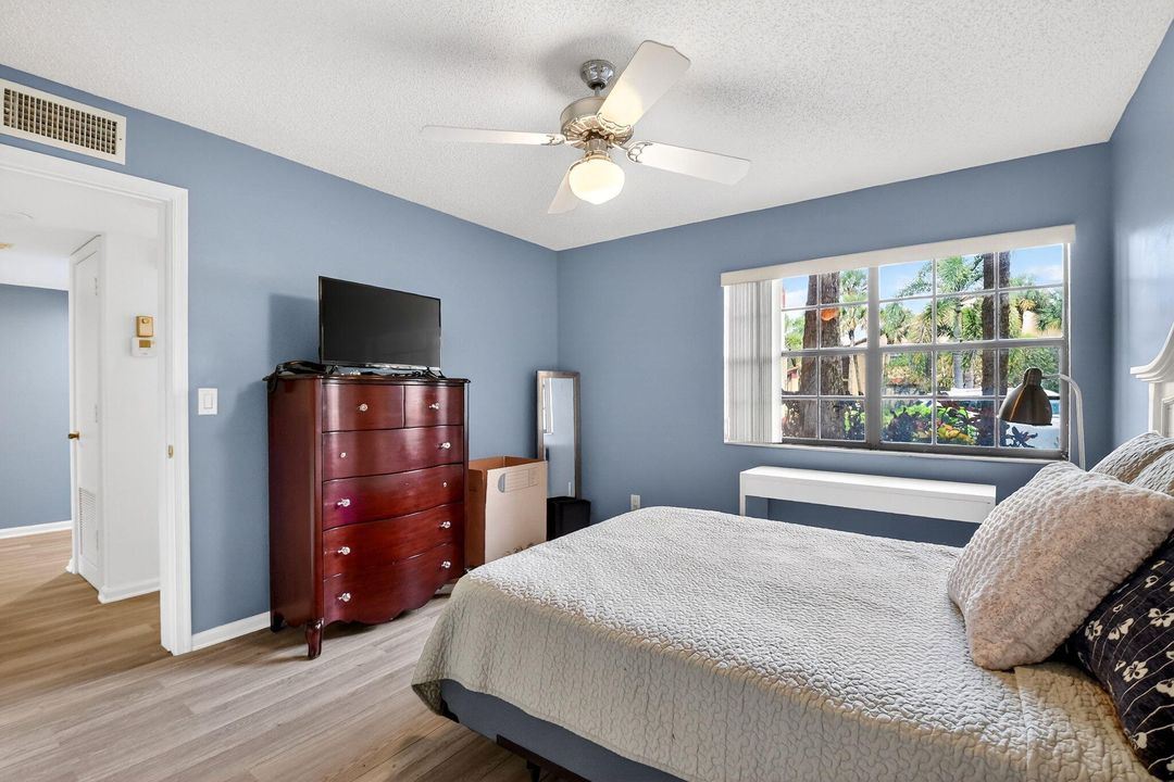 For Sale: $210,000 (2 beds, 2 baths, 1424 Square Feet)