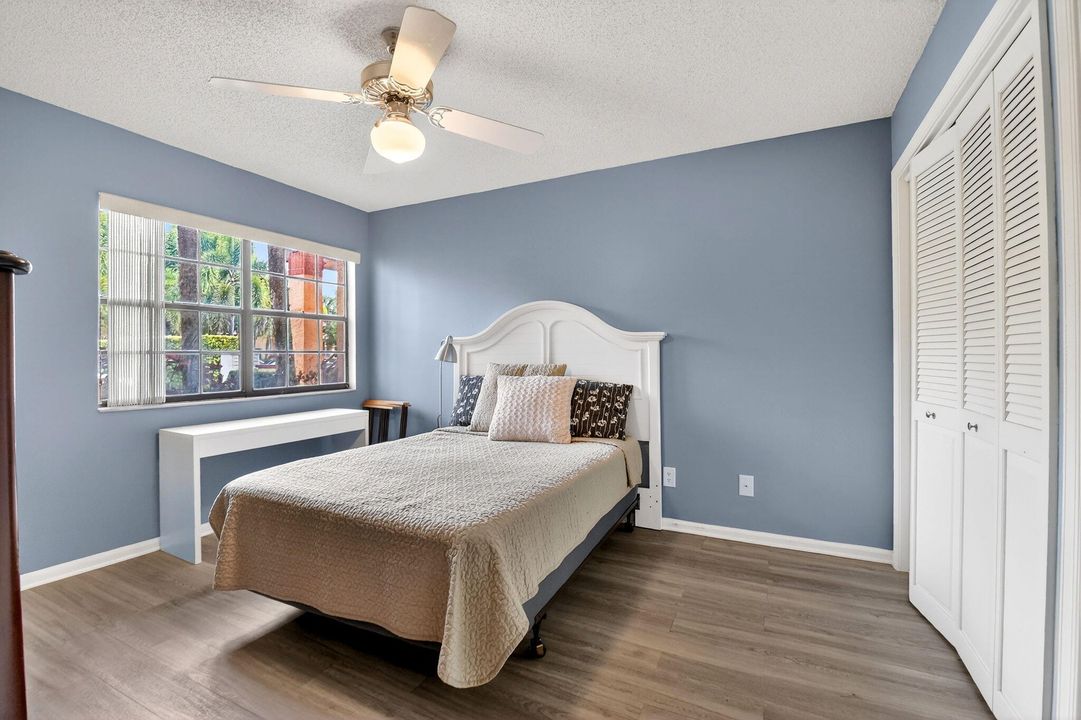 For Sale: $210,000 (2 beds, 2 baths, 1424 Square Feet)