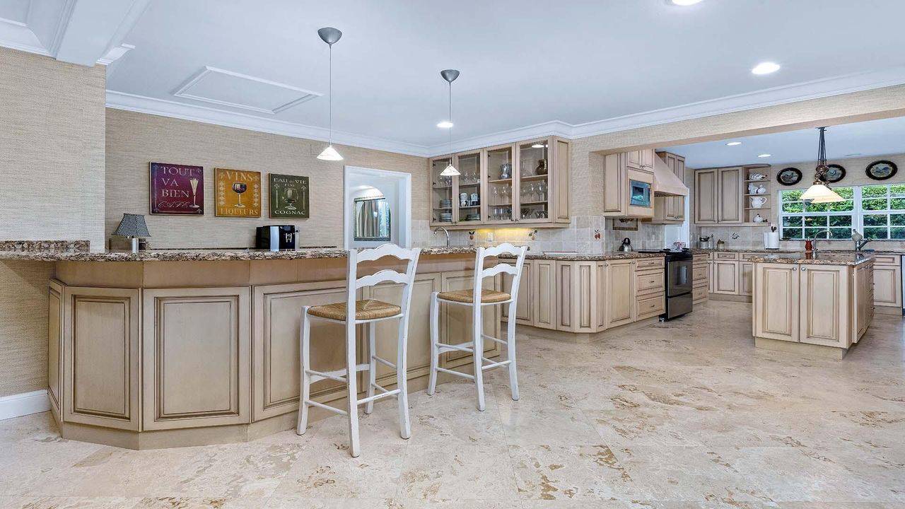 For Sale: $4,999,500 (4 beds, 3 baths, 3080 Square Feet)