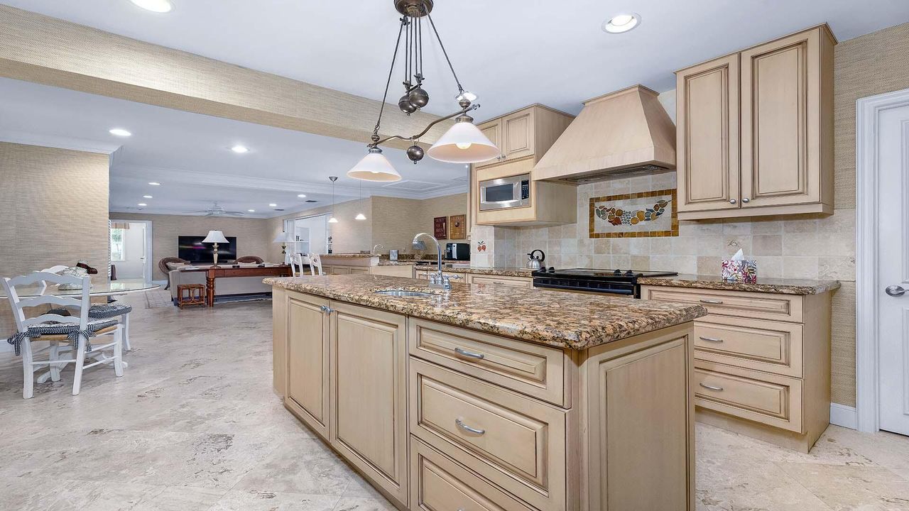 For Sale: $4,999,500 (4 beds, 3 baths, 3080 Square Feet)