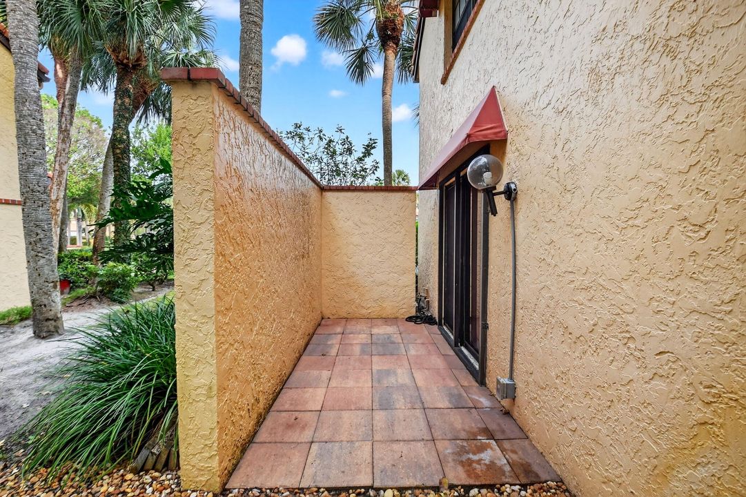 For Sale: $210,000 (2 beds, 2 baths, 1424 Square Feet)