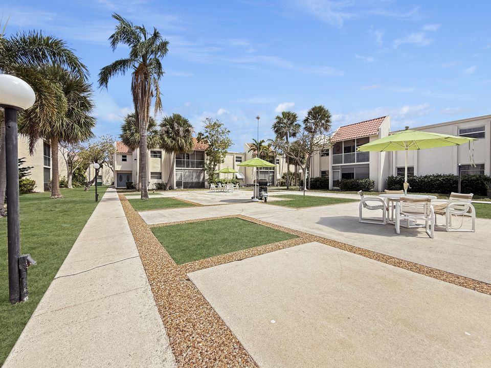 待售: $225,000 (2 贝兹, 2 浴室, 1000 平方英尺)