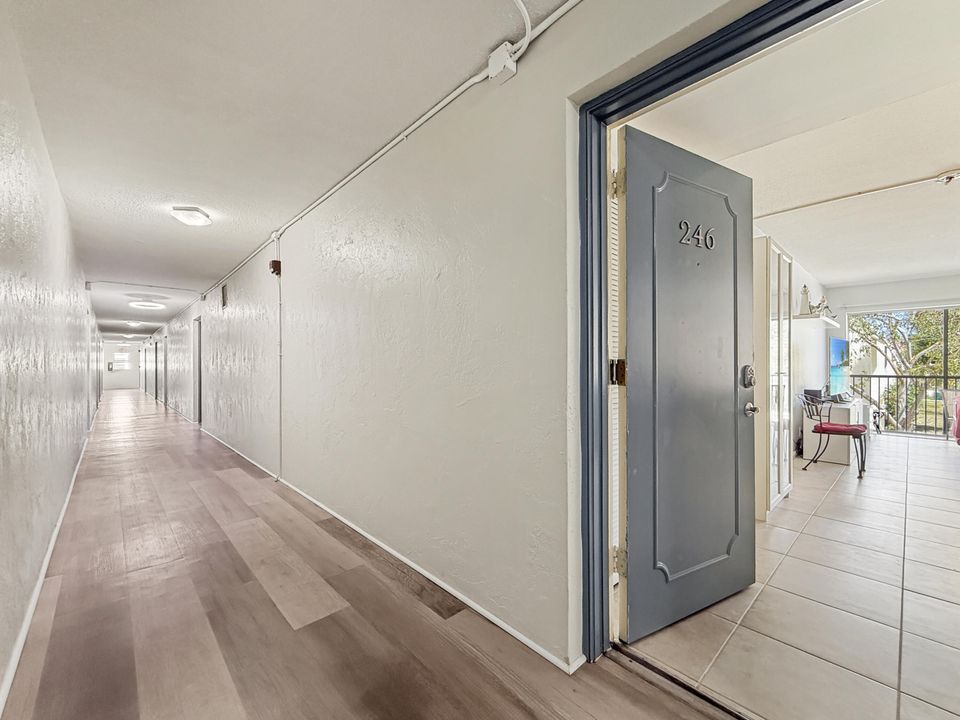 待售: $225,000 (2 贝兹, 2 浴室, 1000 平方英尺)