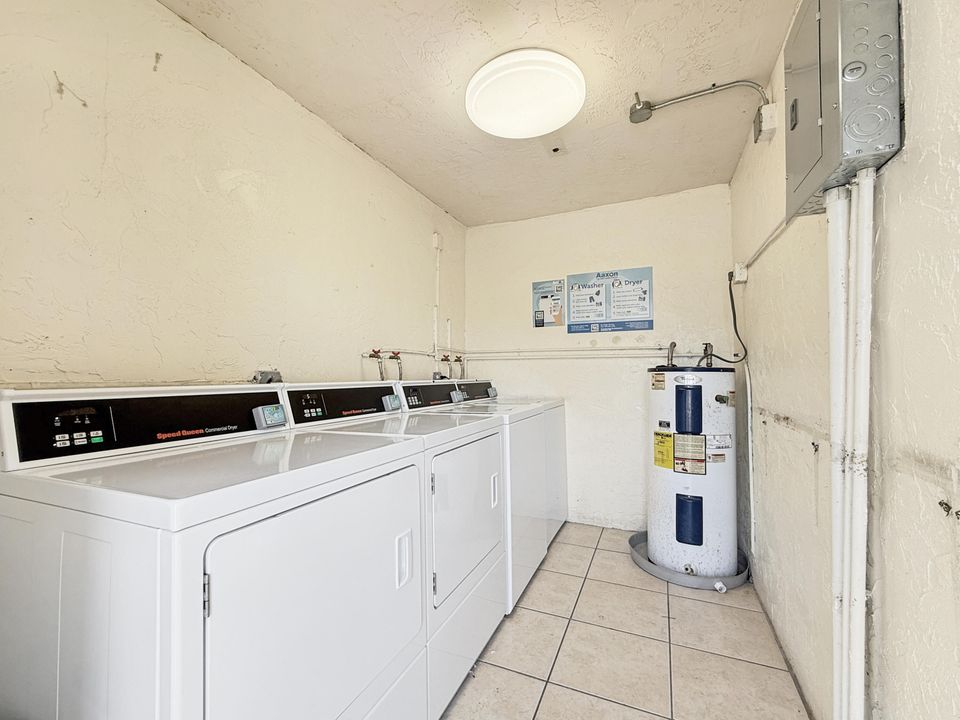 待售: $225,000 (2 贝兹, 2 浴室, 1000 平方英尺)