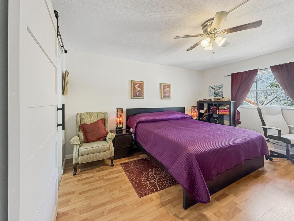 待售: $225,000 (2 贝兹, 2 浴室, 1000 平方英尺)